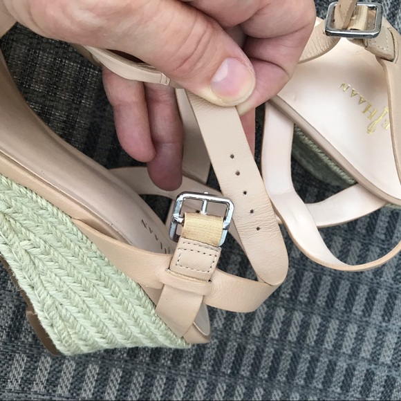 Tan wedge sandals - Picture 5 of 5